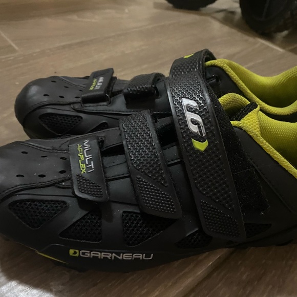 LOUIS GARNEAU WOMEN'S LG ERGO GRIP BIKE SPIN SHOES Size 9 women’s 3 Straps - Picture 3 of 4